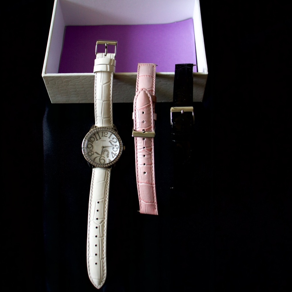 Guess watch with 3 bands & box